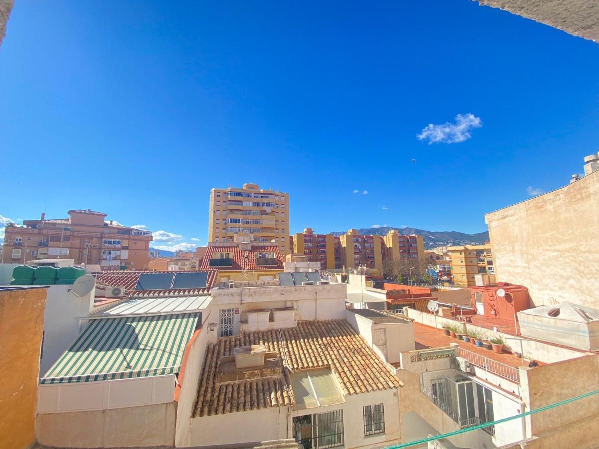 AMPLIO y CÉNTRICO APARTAMENTO CON APARCAMIENTO GRATUITO ALREDEDOR Fuengirola Exterior foto