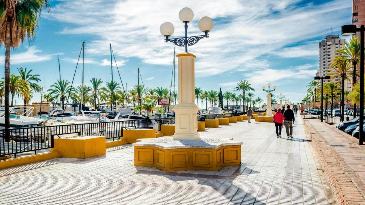 AMPLIO y CÉNTRICO APARTAMENTO CON APARCAMIENTO GRATUITO ALREDEDOR Fuengirola Exterior foto