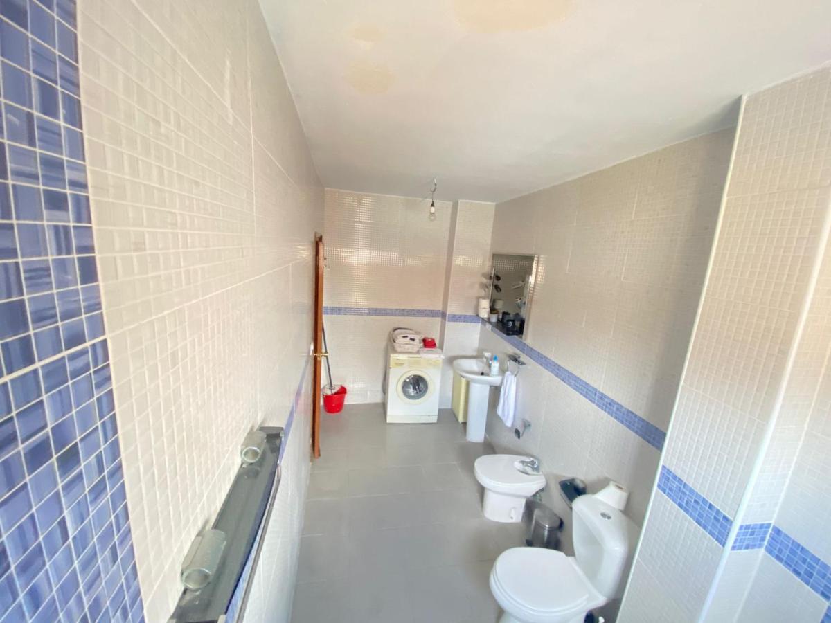AMPLIO y CÉNTRICO APARTAMENTO CON APARCAMIENTO GRATUITO ALREDEDOR Fuengirola Exterior foto